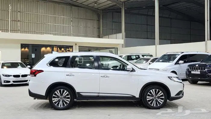 ميتسوبيشي اوتلاندر 2021 8