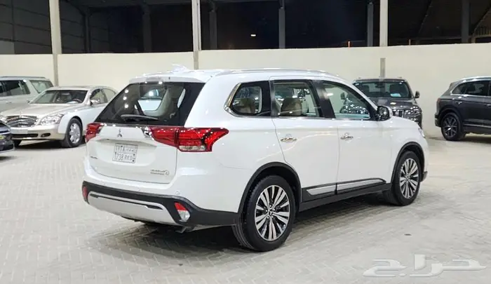 ميتسوبيشي اوتلاندر 2021 3