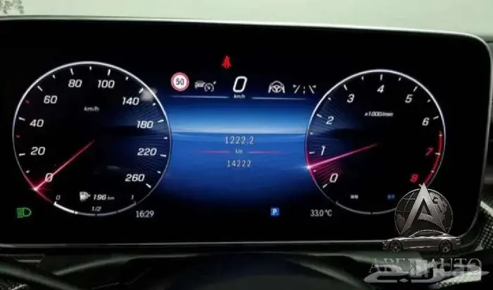 مرسيدس 2024 C300 4MATIC AMG Line 9