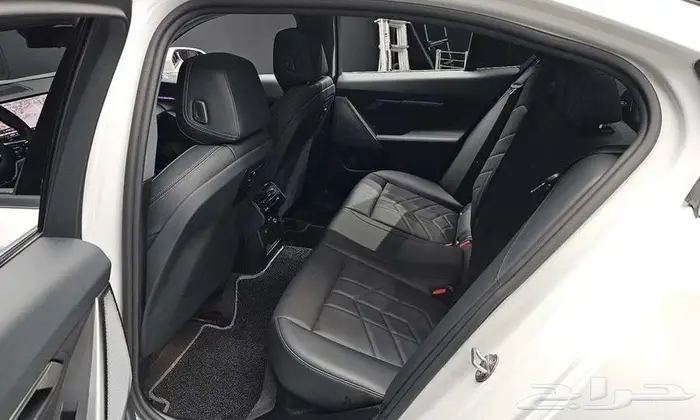 BMW 520i 2024 - وارد كوريا 13
