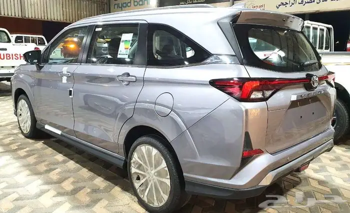 تويوتا فيلوز GLX 2025 كاش و اقساط 3