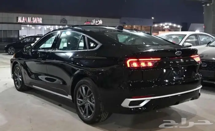 فورد توروس امبيانتي 2026 رمادي 4