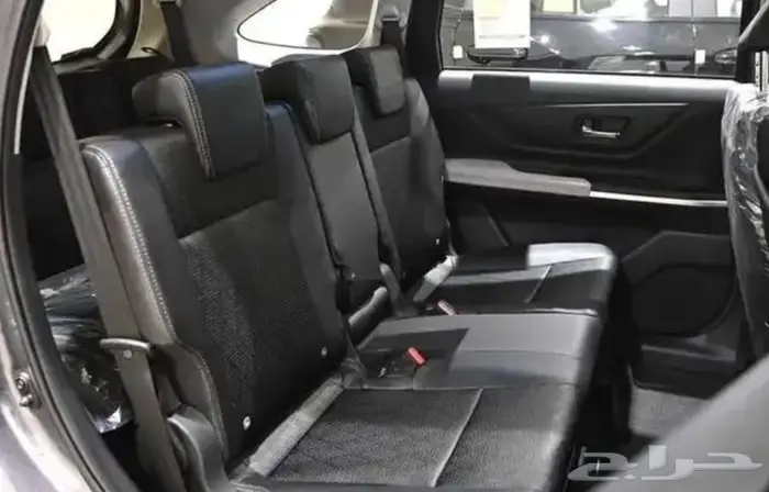 تويوتا فيلوز 2025 GLX رصاصي 4