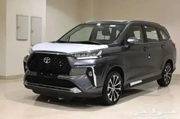 تويوتا فيلوز 2025 GLX رصاصي 1