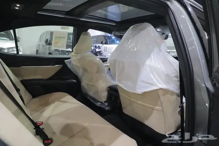 تويوتا كامري LE بانوراما هايبرد اربعة سلندر موديل 2025 16