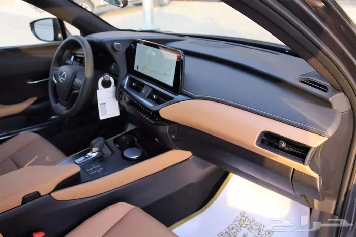 لكزس - UX300 خليجي هايبرد - 2025 - فل كامل-عرض خاص 4