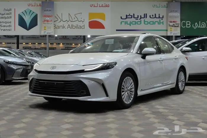 تويوتا كامري LE فتحة بالنقد والتقسيط 0