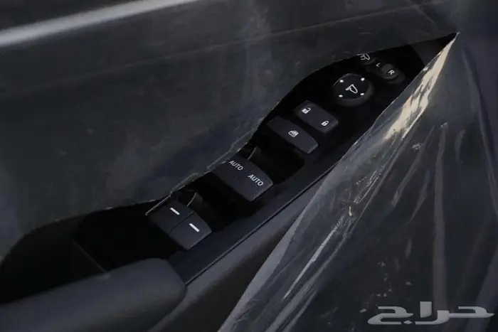 هوندا HRV 2024 LX نص فل - الخضر للسيارات 11