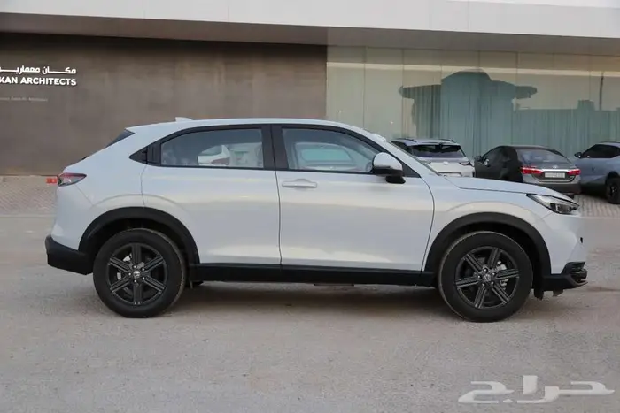 هوندا HRV 2024 LX نص فل - الخضر للسيارات 12