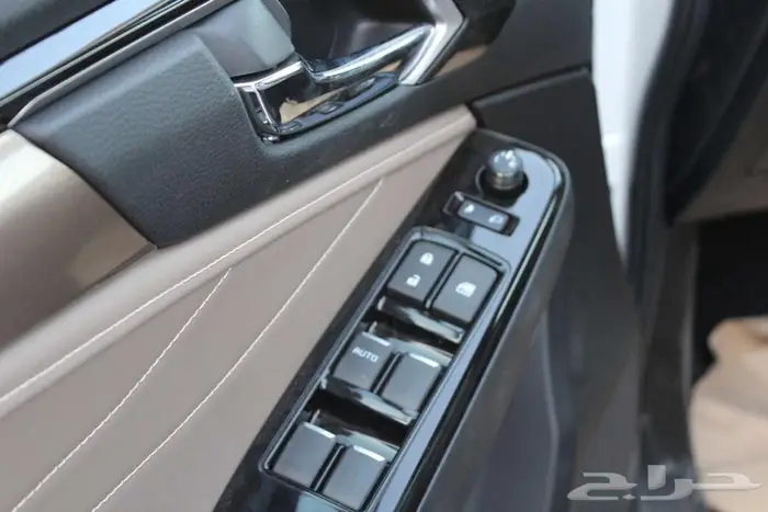 ايسوزو ام يو اكس 2025 8