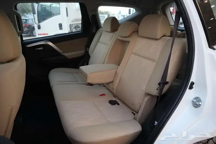 ميتسوبيشى مونتيرو 2025 ستاندر- نص فل دبل. 3