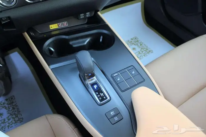 لكزس - UX 300 - CH - فل كامل - خليجي - 2025 السعر 173000 19