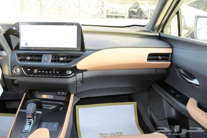 لكزس - UX 300 - CH - فل كامل - خليجي - 2025 السعر 173000 18