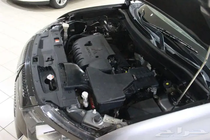 ميتسوبيشي اوتلاندر 2020 رصاصي بطاقة جمركية 23