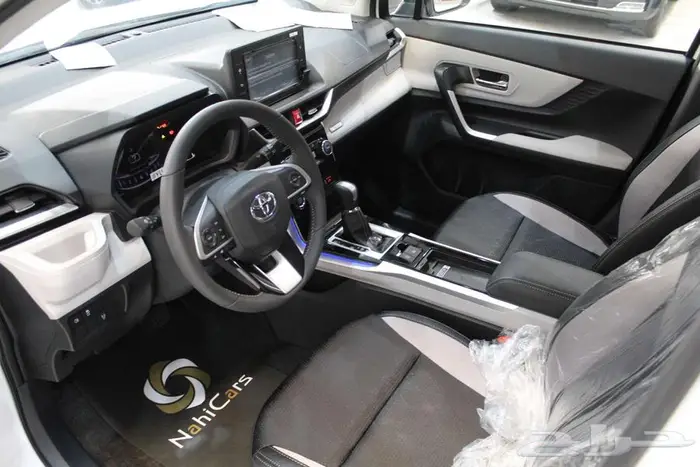 تويوتا فيلوز GLX 2025 6