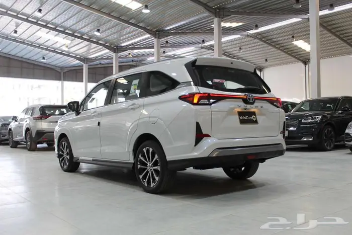 تويوتا فيلوز GLX 2025 4