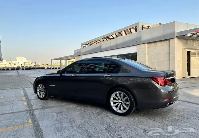 للبيع BMW 750 لارج فل كامل 2014 نظيف جدا 19
