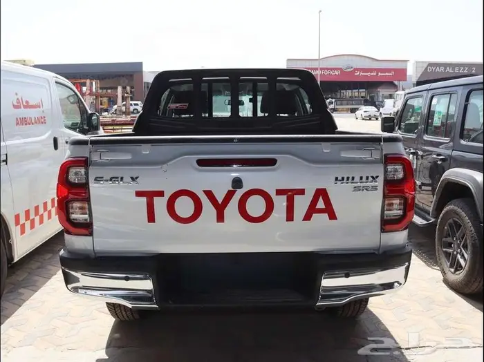 تويوتا هايلكس غمارتين فل اوتوماتيك بنزين 2025 سعودى 8