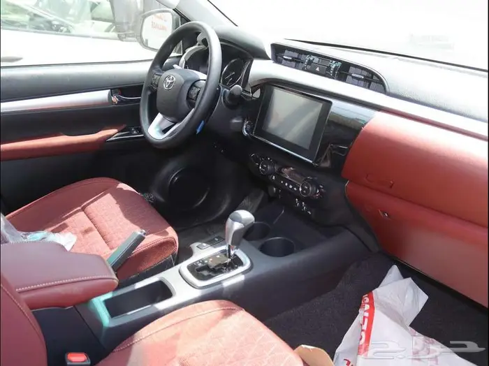 تويوتا هايلكس غمارتين فل اوتوماتيك بنزين 2025 سعودى 6