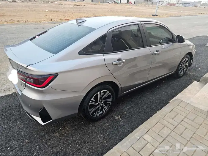 يارس 2024م للبيع فل كامل (مخزن) أول تم الله يبارك له 6