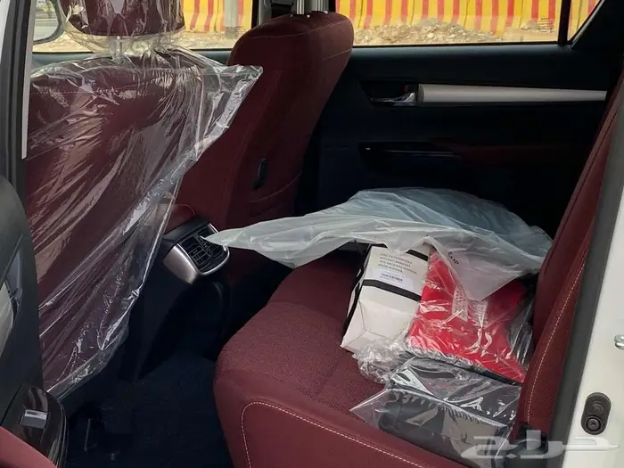 تويوتا هايلوكس GLX2 بنزين 2025 كاش - اقساط 10