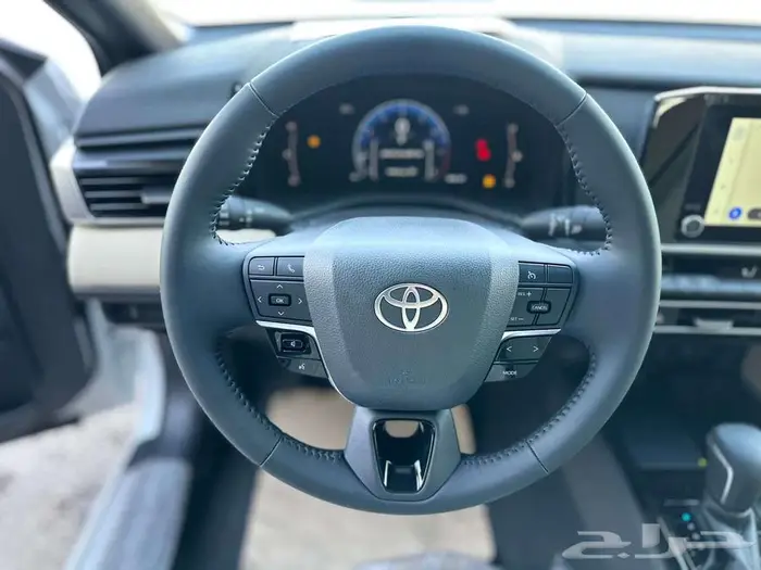 تويوتا كامري 2.5 LE 2025 بنزين كاش وتقسيط بنوك 4