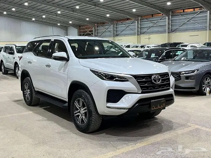 فورتشنر 2024 مخزن 4 سلندر دبل بنزين سعودي 11