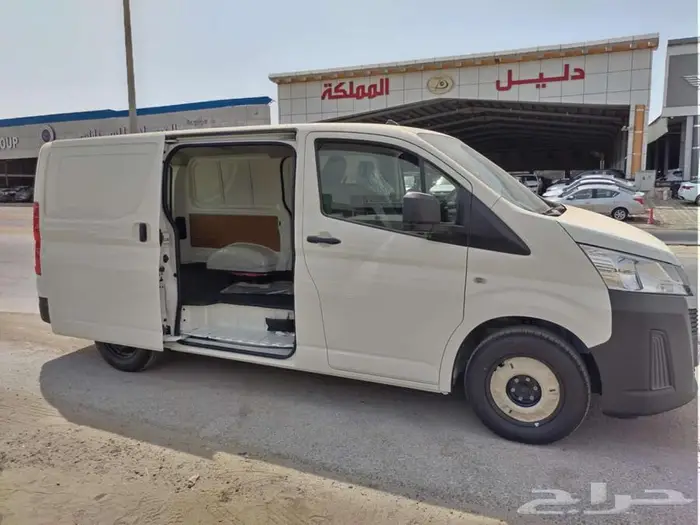 تويوتا باص هايس بضاعة 2025 بنزين قير عادي سعودي 4