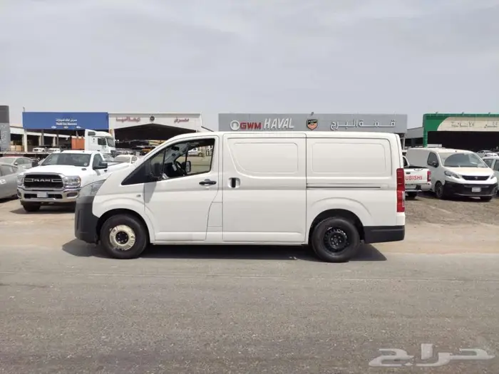 تويوتا باص هايس بضاعة 2025 بنزين قير عادي سعودي 9