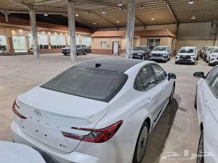 تويوتا كامري LE HEV هايبرد 2025 10