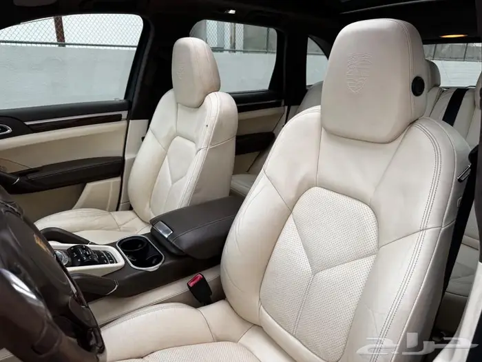 للبيع بورش كايين GTS مالك واحد بدي وكاله 17