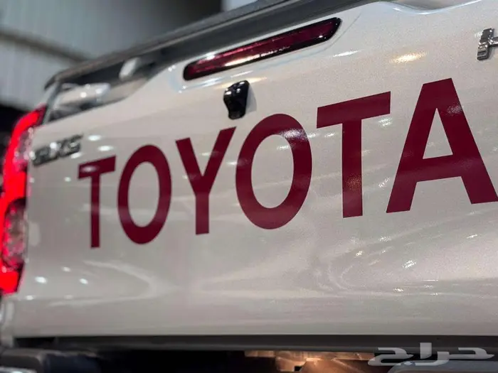 هايلوكس بريمي بنزين دبل فل كامل مفتاح 2025 16