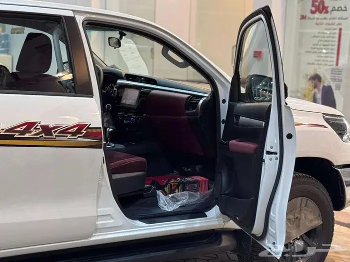 هايلوكس بريمي بنزين دبل فل كامل مفتاح 2025 8