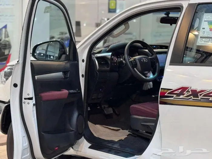 هايلوكس بريمي بنزين دبل فل كامل مفتاح 2025 10