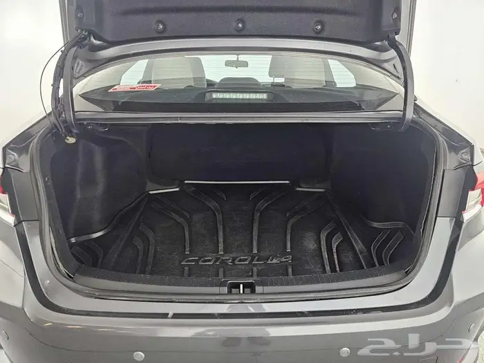 تويوتا كورولا XLI 2023 8