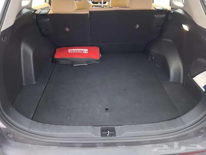 تويوتا راف فور LE 2023 8