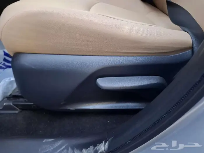 تويوتا راف فور LE 2023 6