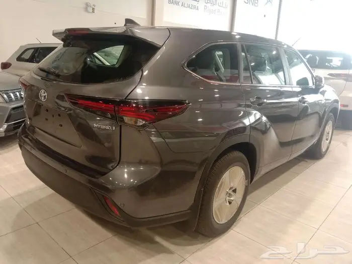 تويوتا هايلاندر 2024 LE هجين استاندر دبل ضمان عبد الطيف جميل 6