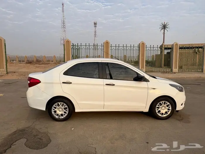 للبيع فيجو2017 3