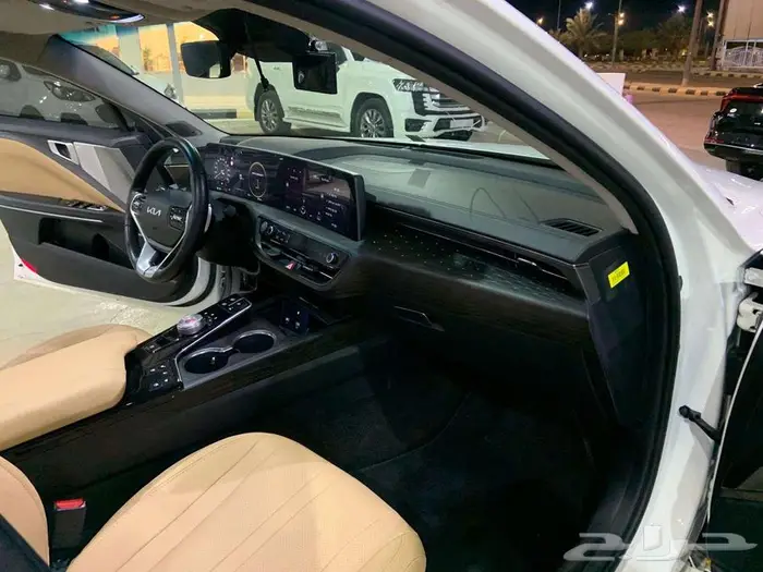 كيا K8 مستورد بنزين 2022 4 كاميرات قياده ذاتيه بصمه 10