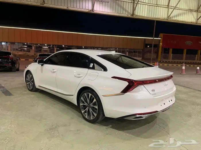 كيا K8 مستورد بنزين 2022 4 كاميرات قياده ذاتيه بصمه 3