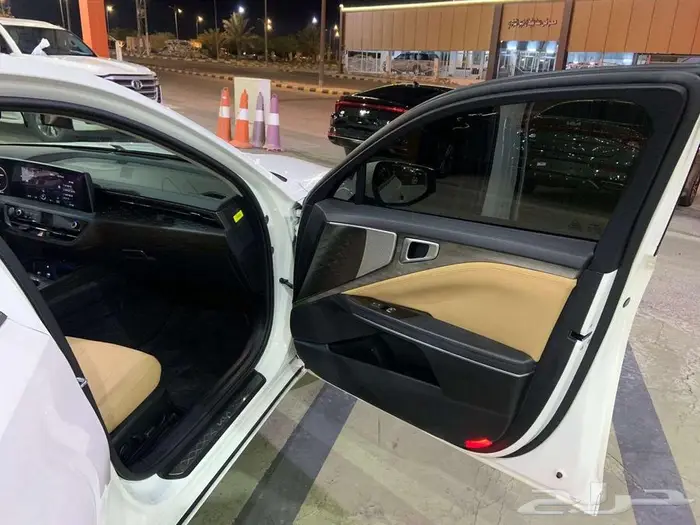 كيا K8 مستورد بنزين 2022 4 كاميرات قياده ذاتيه بصمه 16