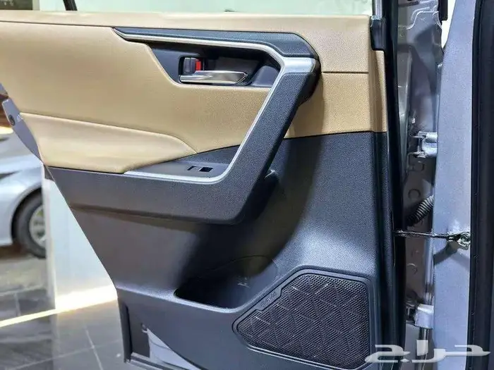 تويوتا راف فور xle بنزين موديل 2025 كاش و أقساط 12