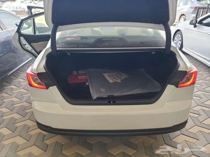 تويوتا كامري LE بنزين 2025- كاش واقساط 6