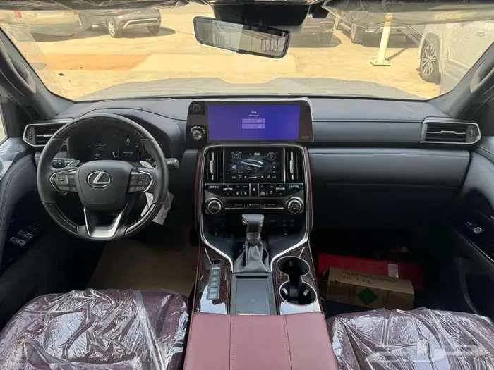 عرض خاص لكزس BB موديل بريمي 2025 بطاقه جمركيه التقسيط. 3