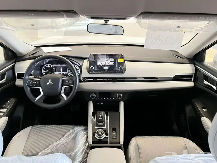 ميتسوبيشي اوتلاندر بدون دبل 5 مقاعد 2025 11