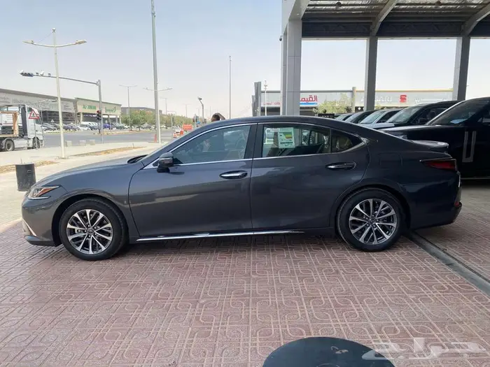 لكزس - ES350 CA - 2025 الساير كويتي جميع الالوان 17