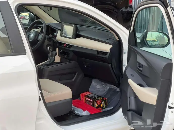 تويوتا يارس 2026 ستاندر ماكينة cc1500 (بريمي) كاش واقساط 7