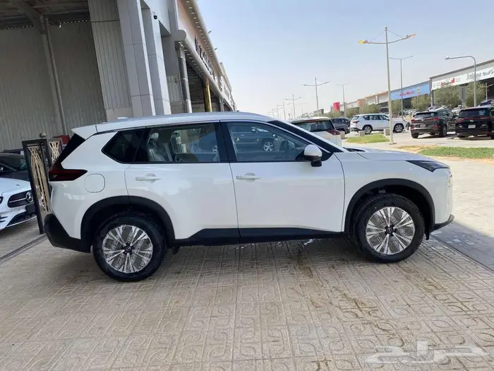 نيسان اكس تريل 2025 SVدبل جديد اصفار سعودي 4