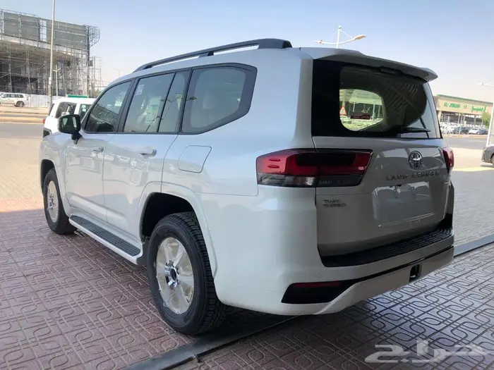 تويوتا لاندكروزر 2025 -L2 بنزين. (- ابيض ) 12
